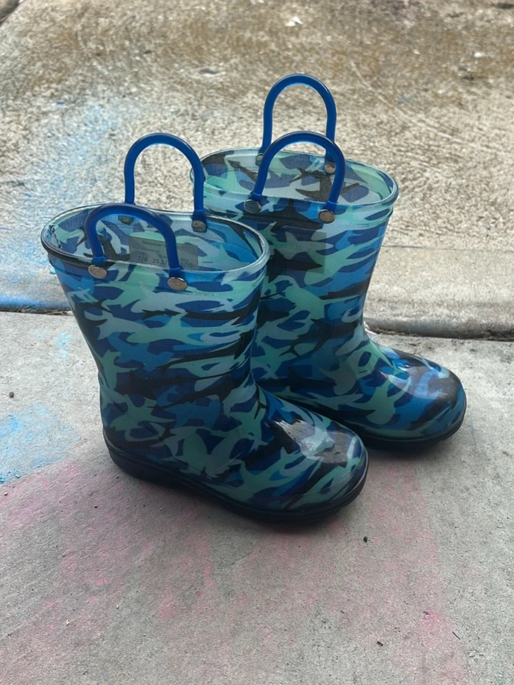 Kids Blue Camo light up Rain Boots with Pull Handles